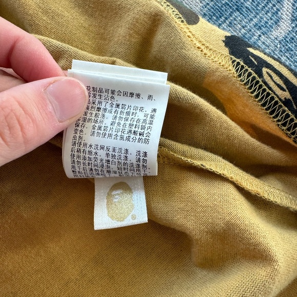 BAPE 1ST CAMO SHARK TEE MENS - Picture 11 of 11